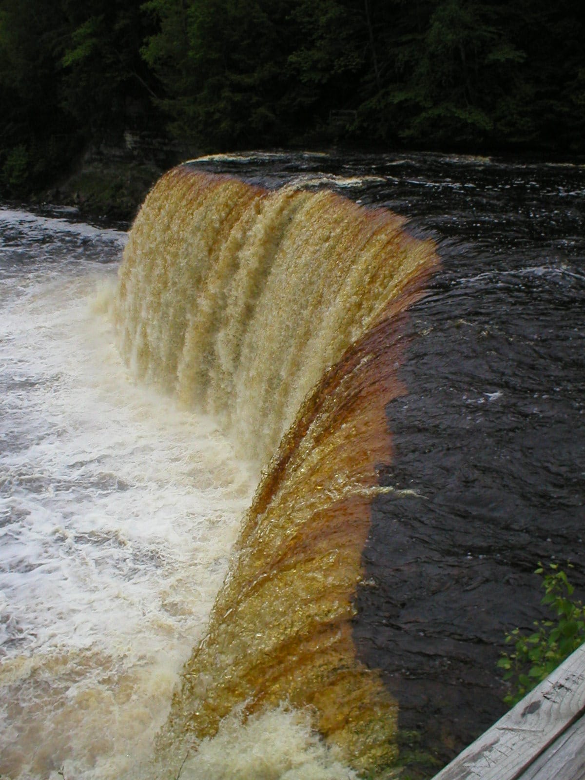 Taquanamon Falls, Michigan