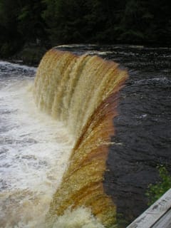 Taquanamon Falls, Michigan