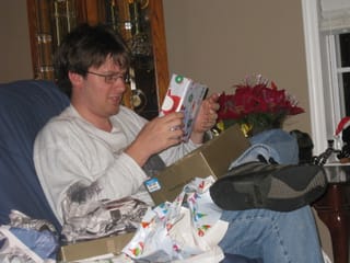 Opening the iPod 4