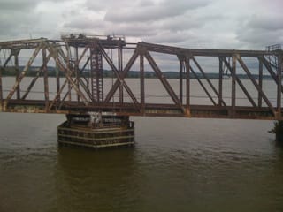 Rail bridge to Arlington from Washington DC