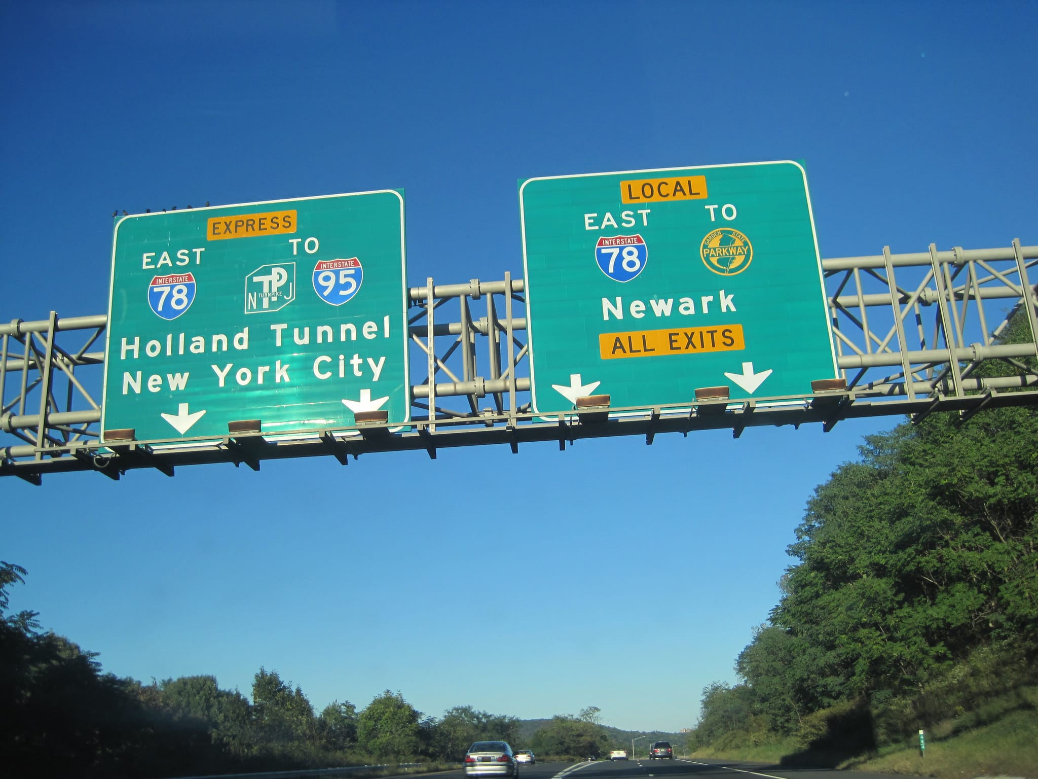 NYC to the left via the Holland Tunnel