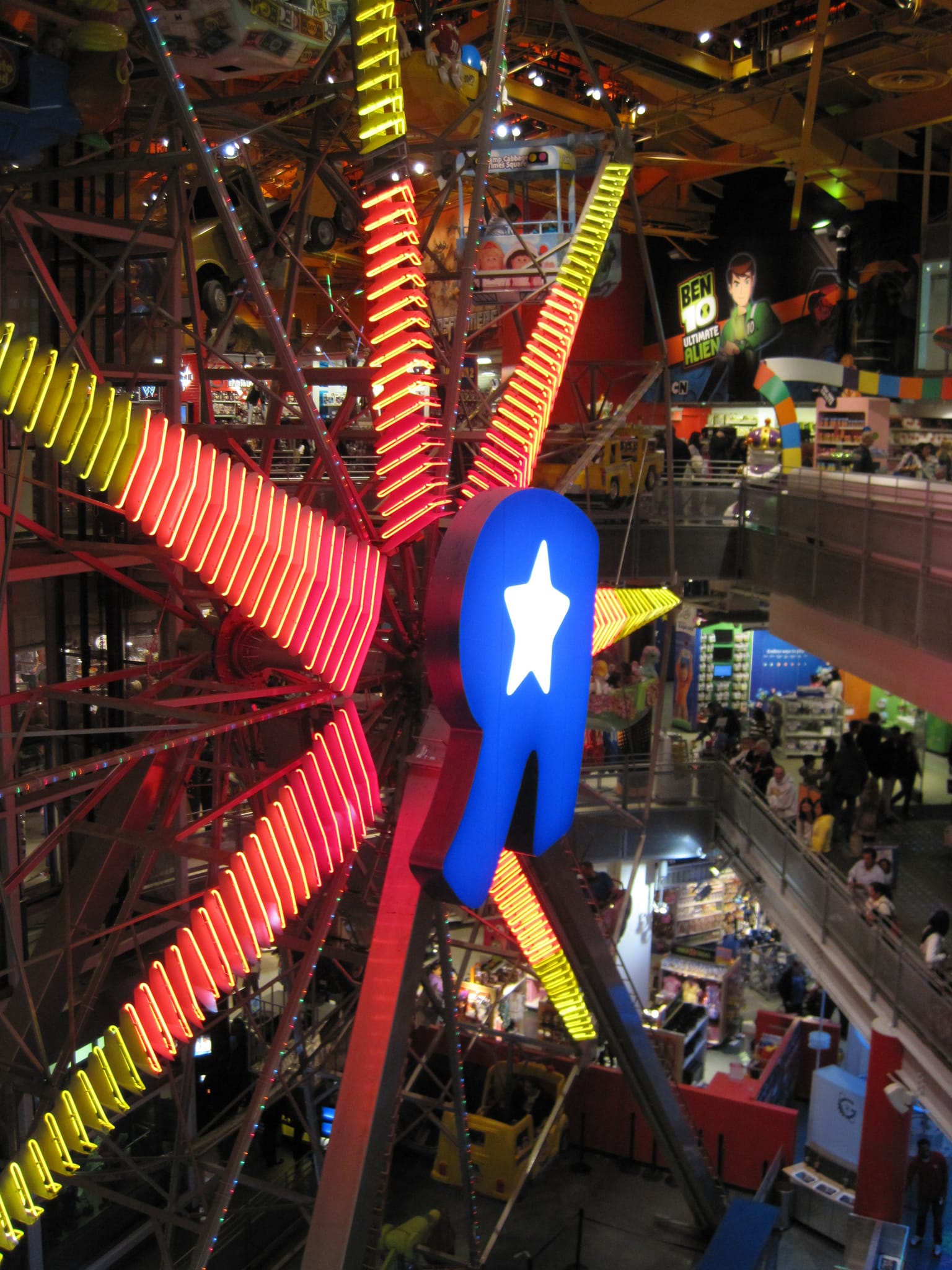 Toys R Us Ferris Wheel - Times Square