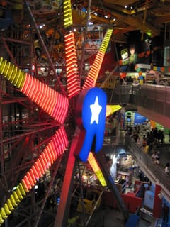 Toys R Us Ferris Wheel - Times Square