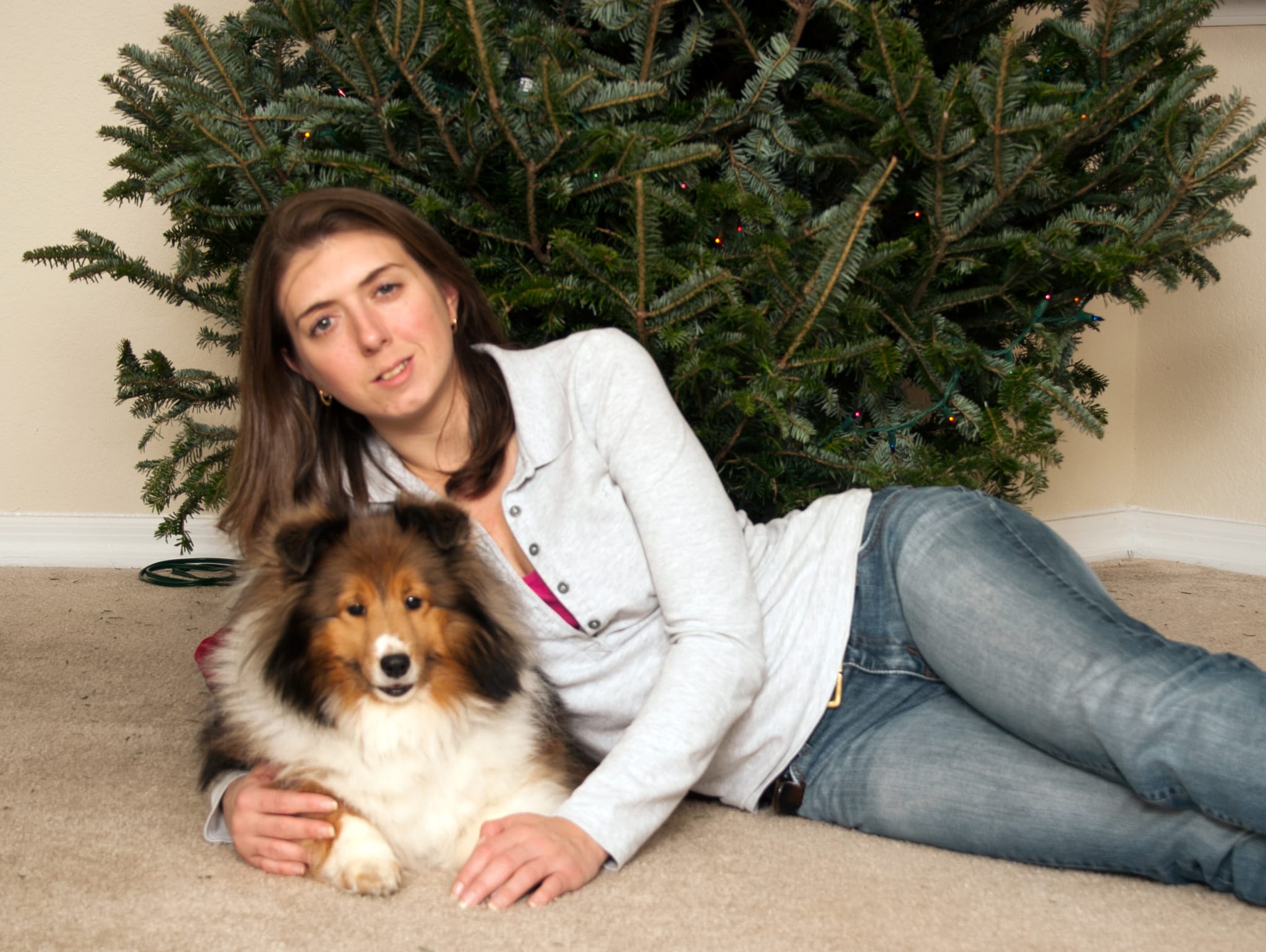 BridgetAndRoxyUnderTheTree
