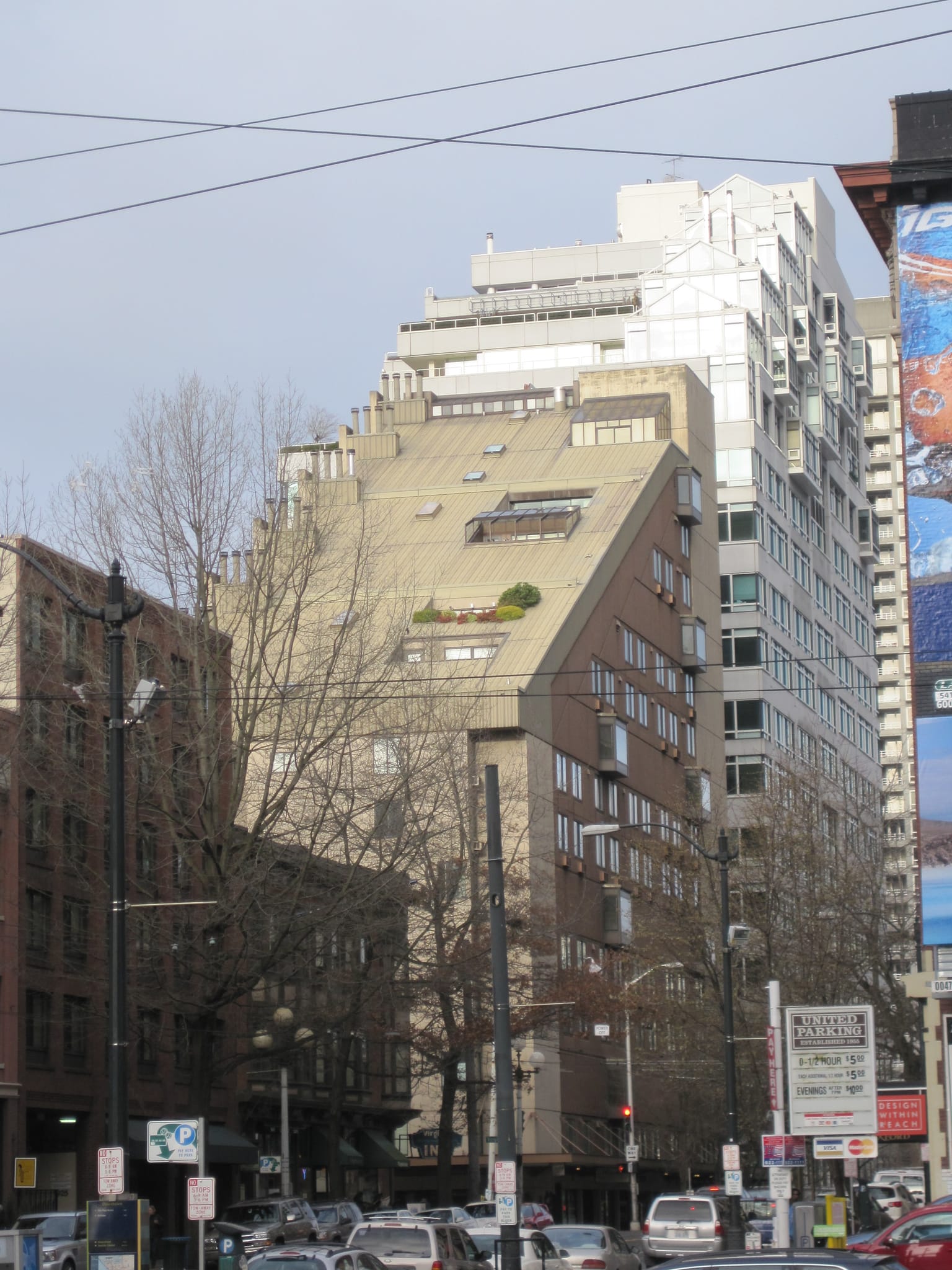 Slanty building