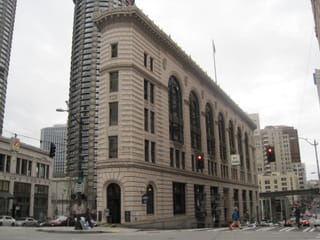 Mariner's fan apparel store.