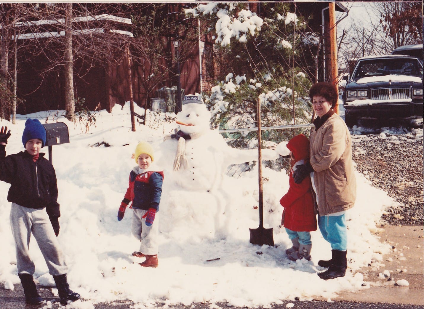 Hi there.  This is our Snow Dude.  Chris, Mr Yellow Boggin', Marcy/Mindy and Aunt Notra