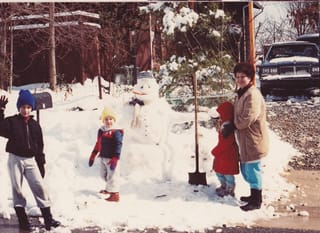 Hi there.  This is our Snow Dude.  Chris, Mr Yellow Boggin', Marcy/Mindy and Aunt Notra