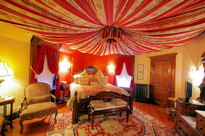 Cedar Crest Inn - Queen Ann Room