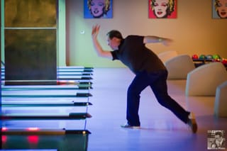 Bob bowling...