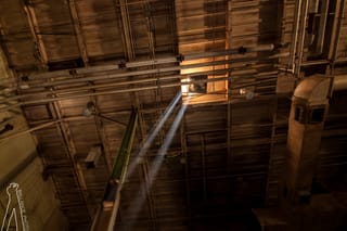 A few rays of light sneak in